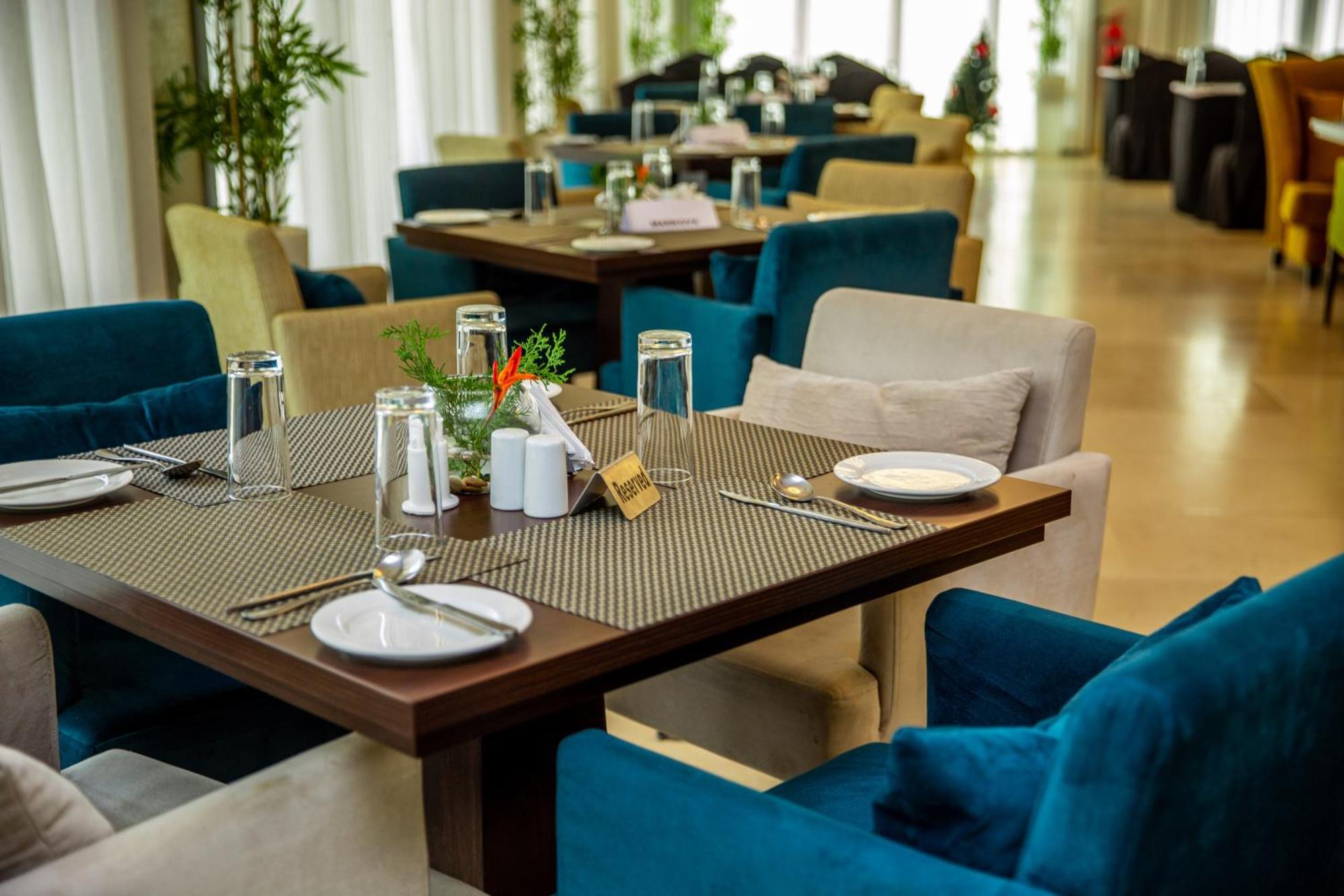 Lakowe Lakes Hotel, Golf And Country Estate By Newmark Lagos Eksteriør billede